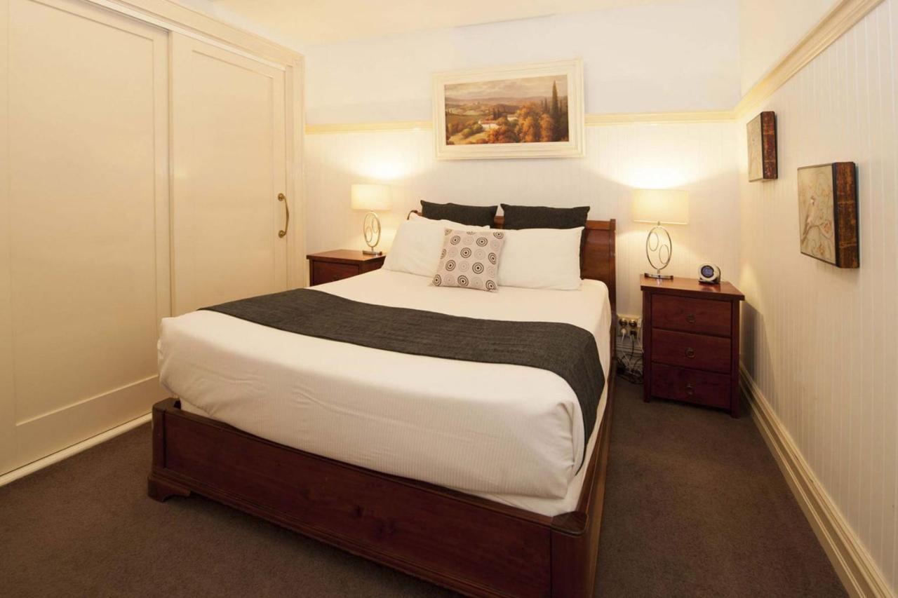 Cobb & Co Court Boutique Hotel Mudgee Exterior photo