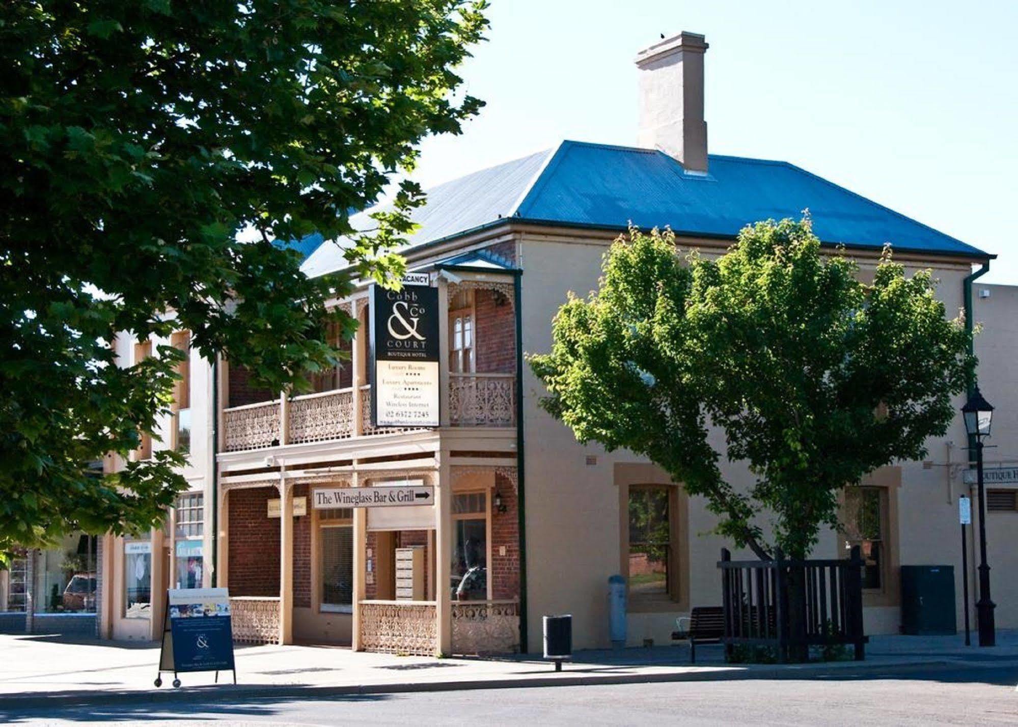 Cobb & Co Court Boutique Hotel Mudgee Exterior photo